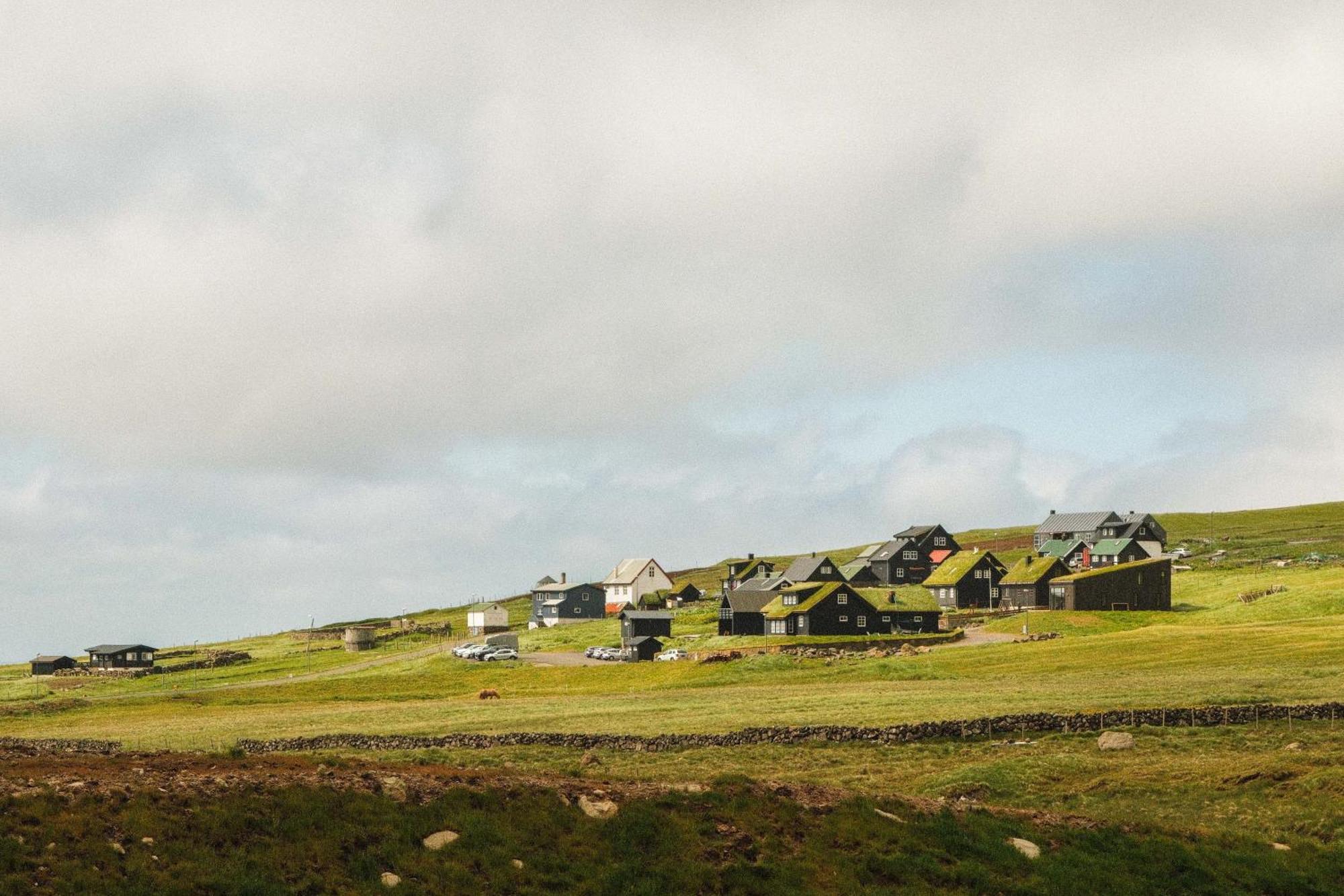 Mulafossur Cottages By Famous Waterfall In Gasadalur Exterior photo