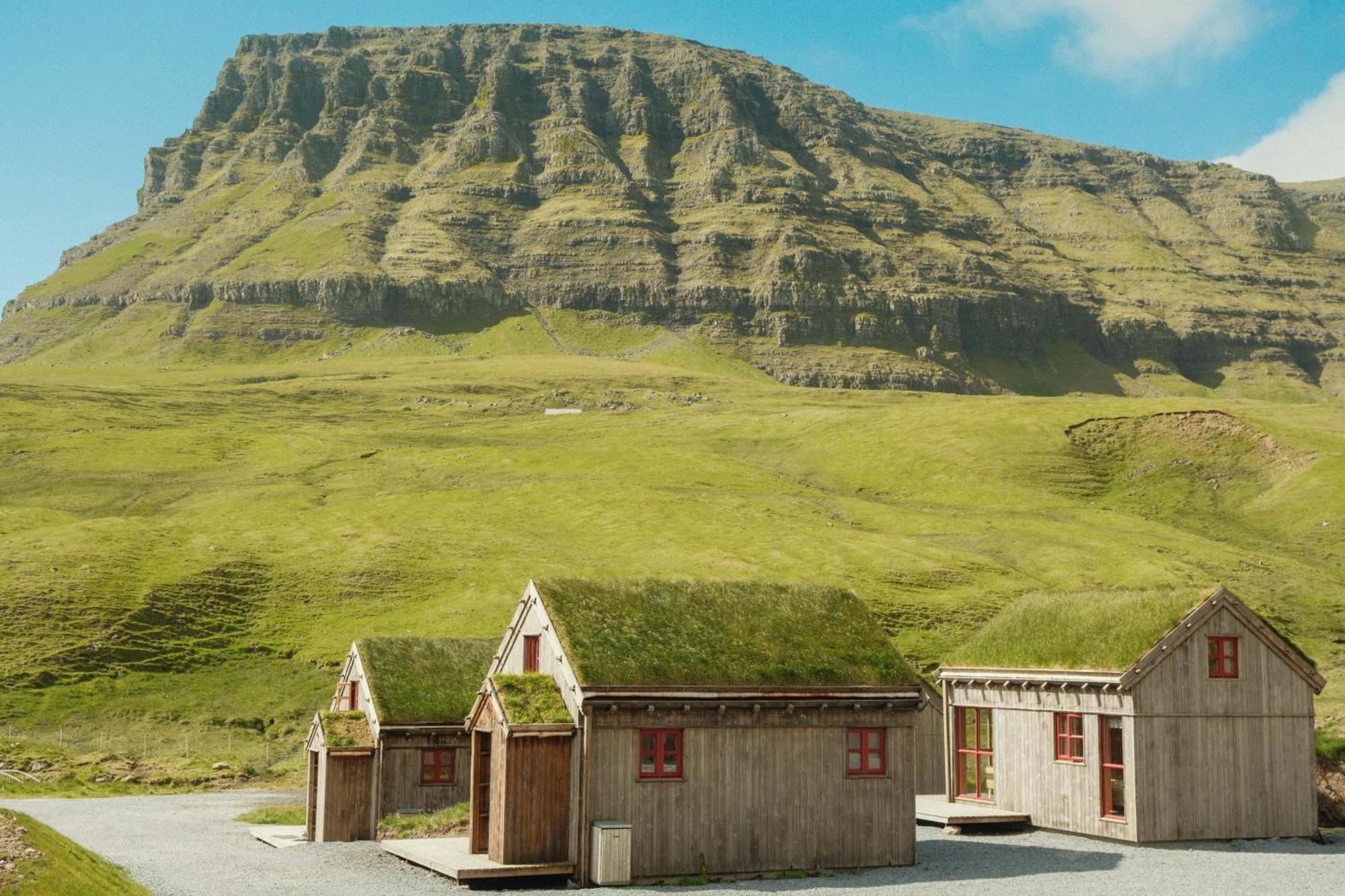 Mulafossur Cottages By Famous Waterfall In Gasadalur Exterior photo